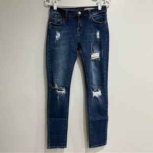 Distressed Jean, dark wash, size 7
